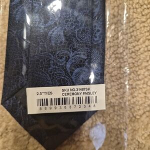 Elegant Paisley Blue Tie
